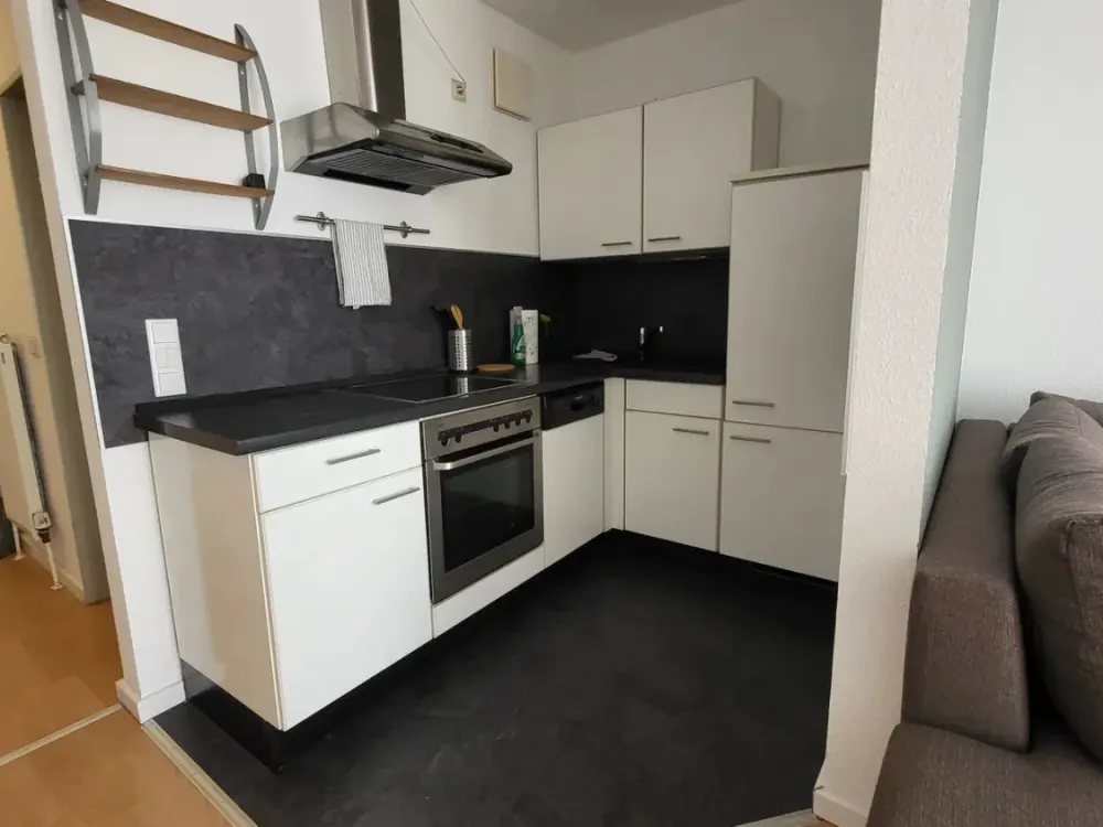 Bezugsfertige möblierte Zwei-Zimmer Wohnung in Köln Altstadt-Nord