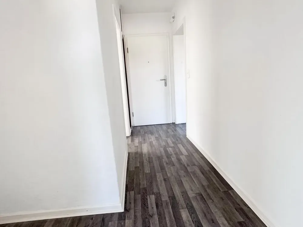 Modern living, energy saving: Renovated 3-room apartment with future-oriented building technology