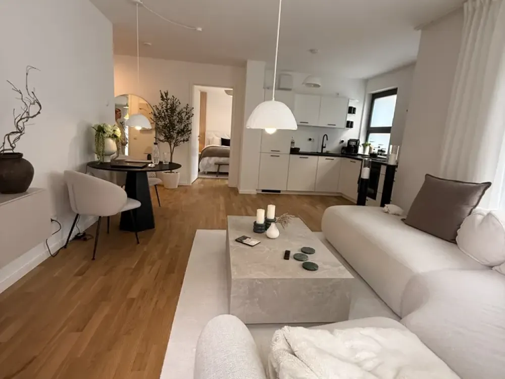 3 Zimmer Erdgeschosswohnung mit Terrasse und Garten zum 15.09. zu vermieten