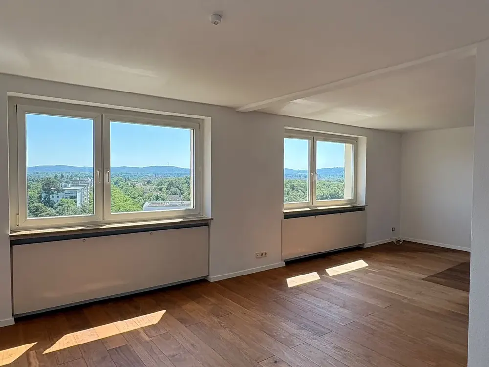 Exclusive 3-Room Apartment on the 11th Floor with Impressive View