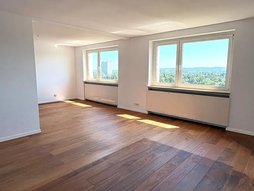 Exclusive 3-Room Apartment on the 11th Floor with Impressive View