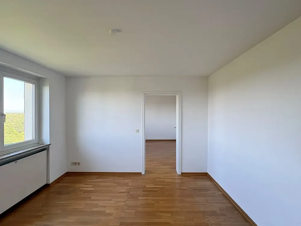 Exclusive 3-Room Apartment on the 11th Floor with Impressive View