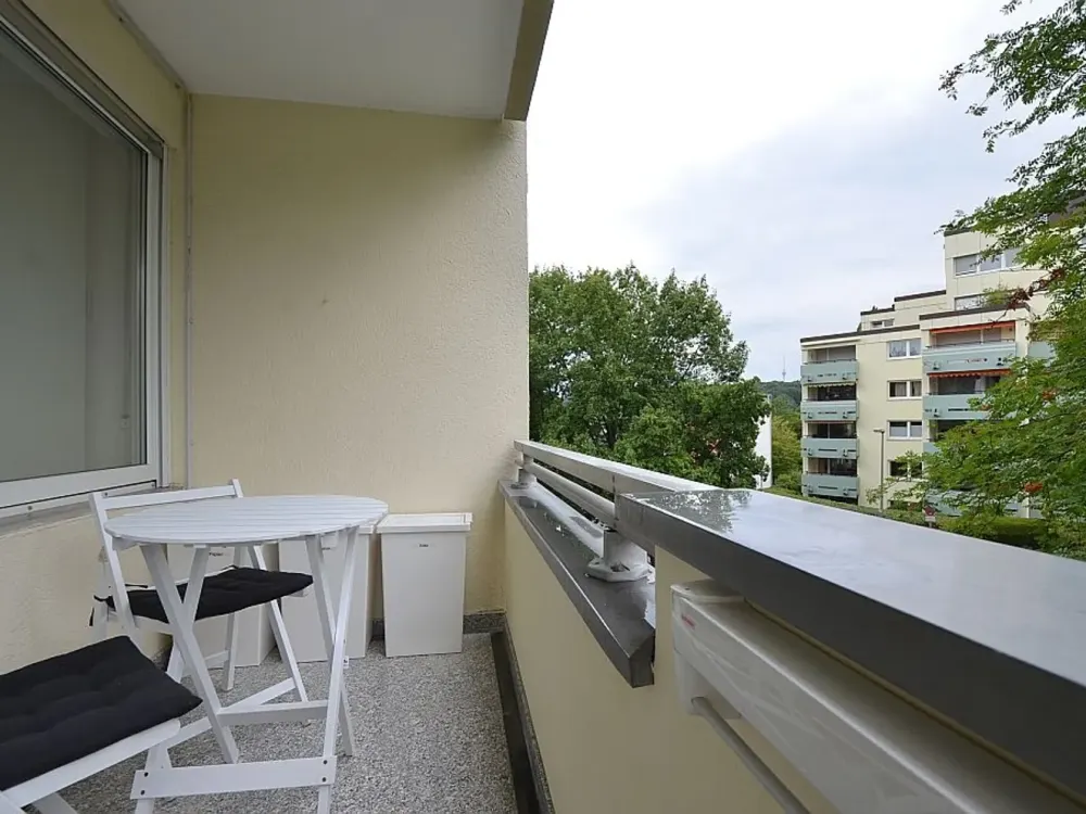 Hochwertig renovierte und möblierte Wohnung in Stuttgart Hoffeld