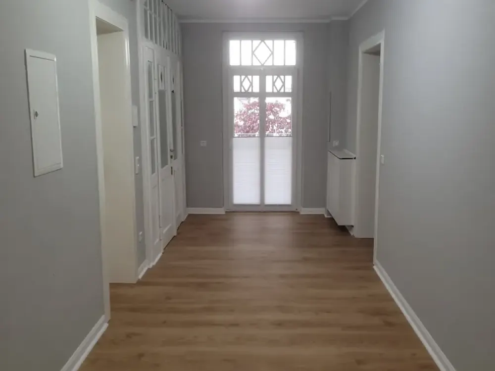 Charming Old Building Apartment in Jugendstil Villa in Front of Kaiser Karls Park