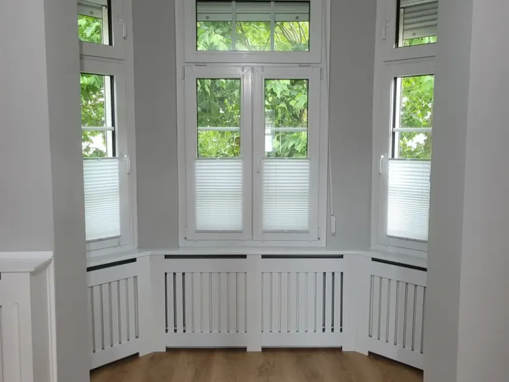 Charming Old Building Apartment in Jugendstil Villa in Front of Kaiser Karls Park