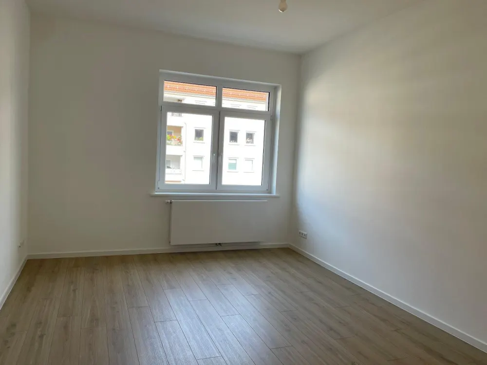 Erstbezug nach Sanierung: 3-Zimmer, Küche, Bad mit Süd/Westbalkon