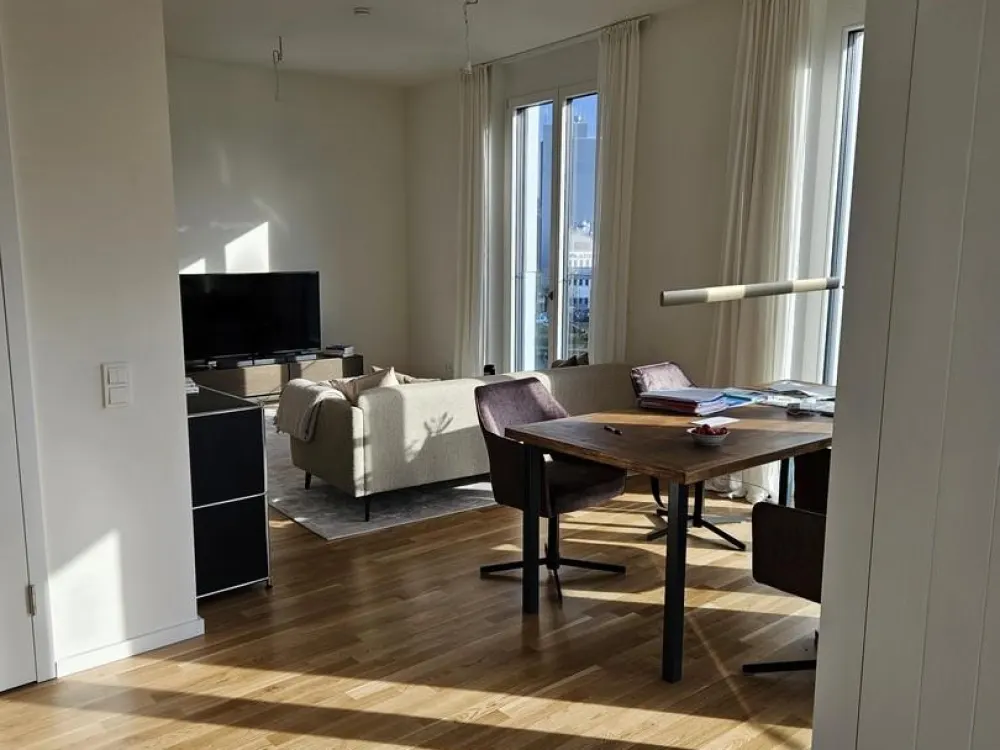4 Zimmer Wohnung mit direktem Spreeblick und Weitblick über die Stadt