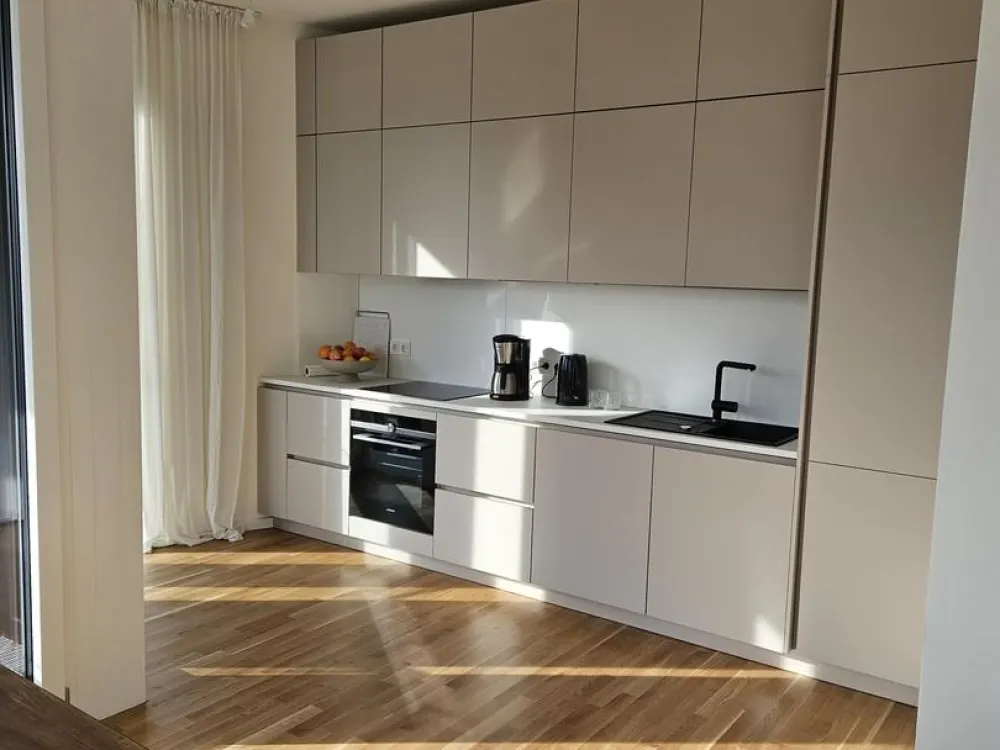 4 Zimmer Wohnung mit direktem Spreeblick und Weitblick über die Stadt