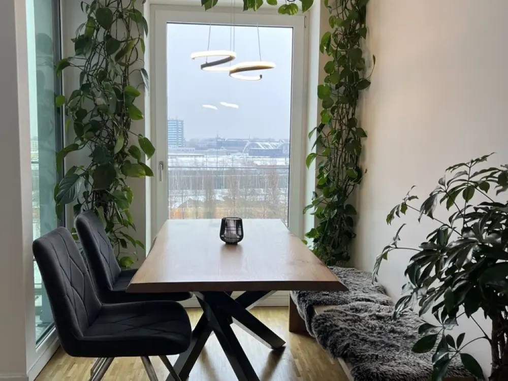 Befristet: Helle 2-Zimmer-Wohnung mit Parkblick in der Hafencity (Dezember 26 - Juli 27)