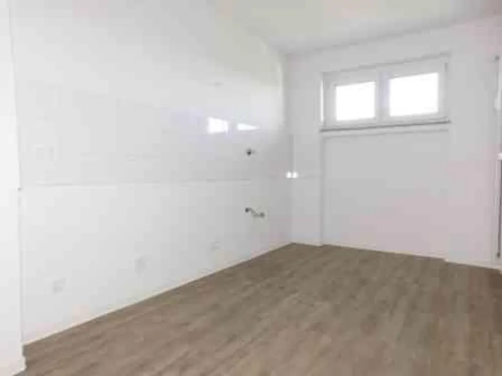 Großzügige 2-ZKDB im 5. OG *renoviert* mit Balkon und Gebäudemodernisierung...