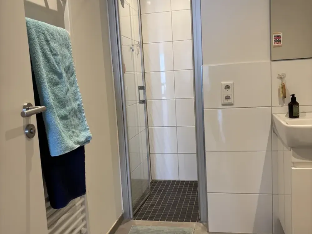 Bright 4.5-Room Apartment in Central Location with Large Balcony