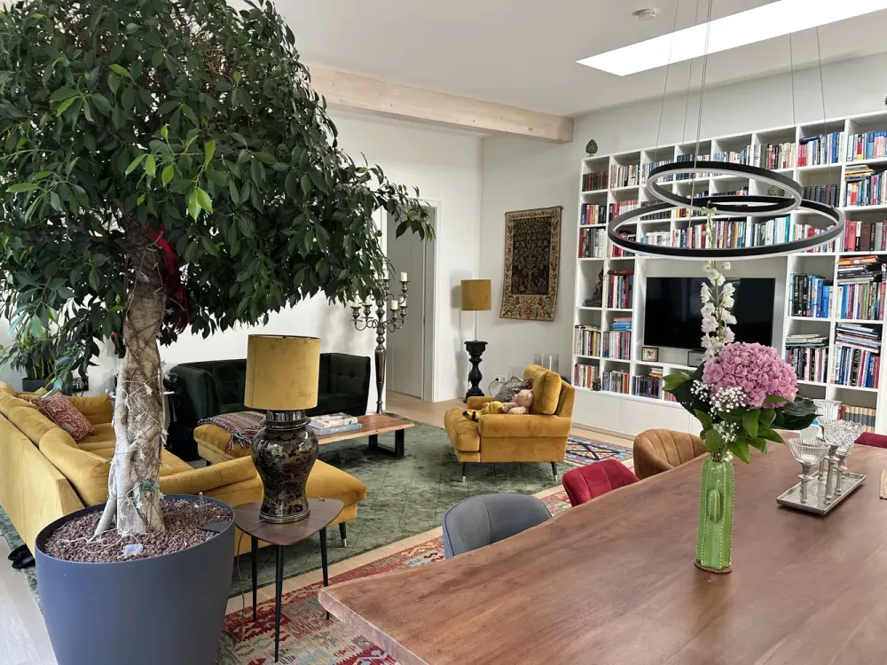 Unique 160 m² Loft on Bavariaring, Quiet, Green and in the Heart of Munich
