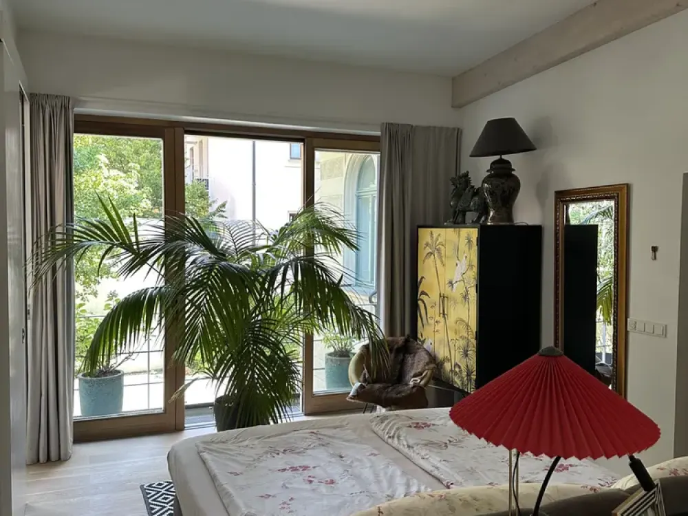 Unique 160 m² Loft on Bavariaring, Quiet, Green and in the Heart of Munich