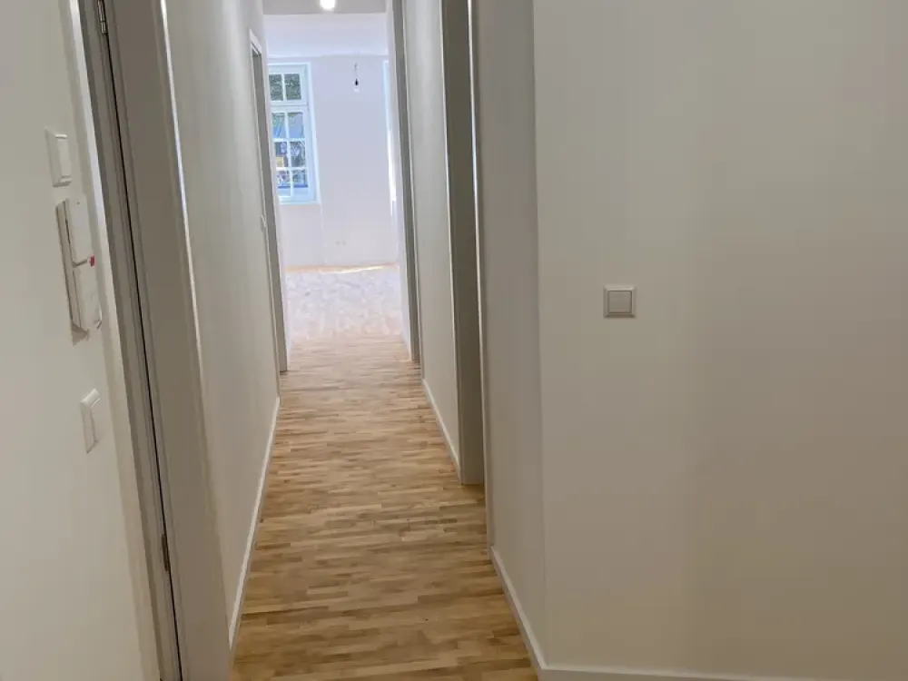 ***3 Zi.-Wohnung im EG, WE 2-1 mit 2 Bädern zu vermieten***