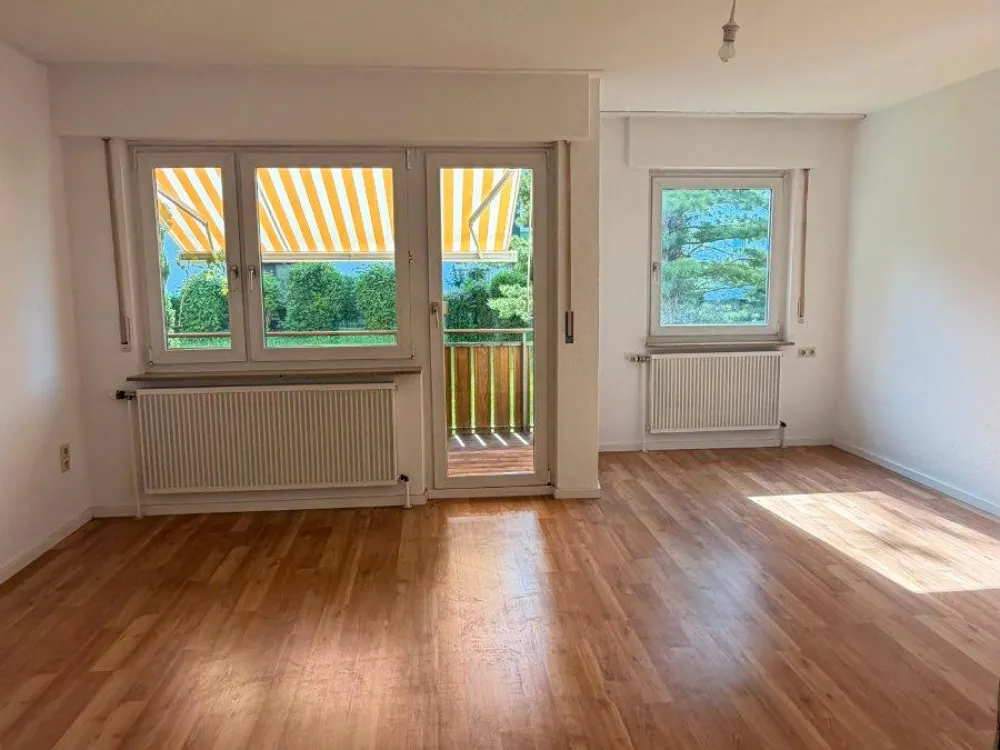 Helle 3-Zimmer-Wohnung mit zwei Balkonen und moderner Einbauküche