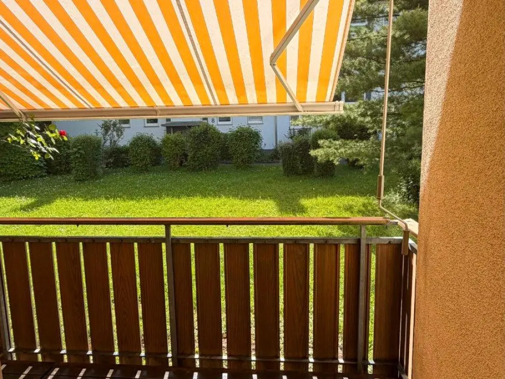 Helle 3-Zimmer-Wohnung mit zwei Balkonen und moderner Einbauküche
