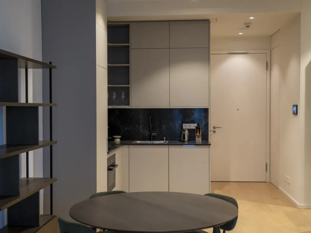 FOUR: Möbliertes 2-Zimmer-Apartment in Premiumlage