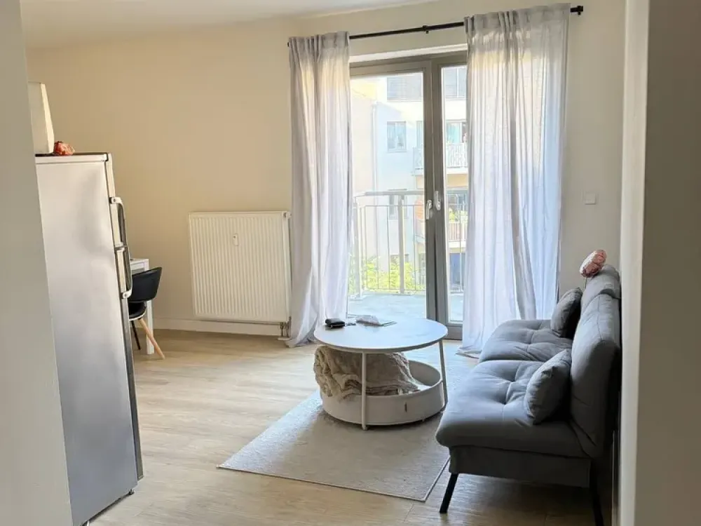 Bright 2-Room Apartment in Central Location in Dresden with Furniture Takeover