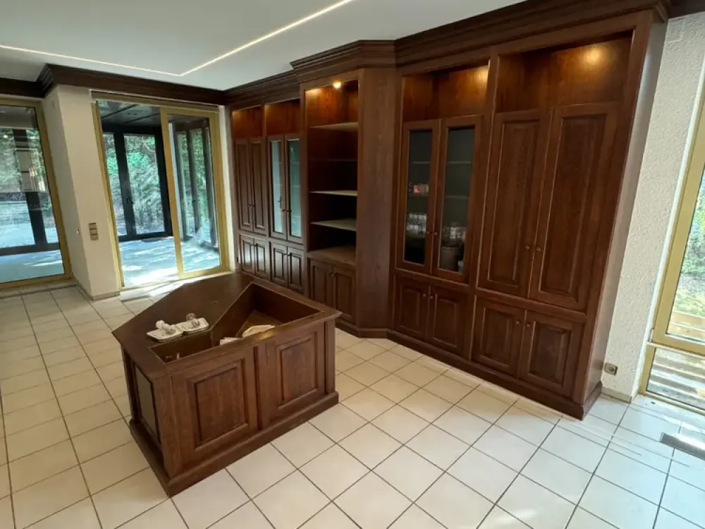 Erdgeschosswohnung*240qm Wfl* Indoorpool*Garten*Doppelgarage