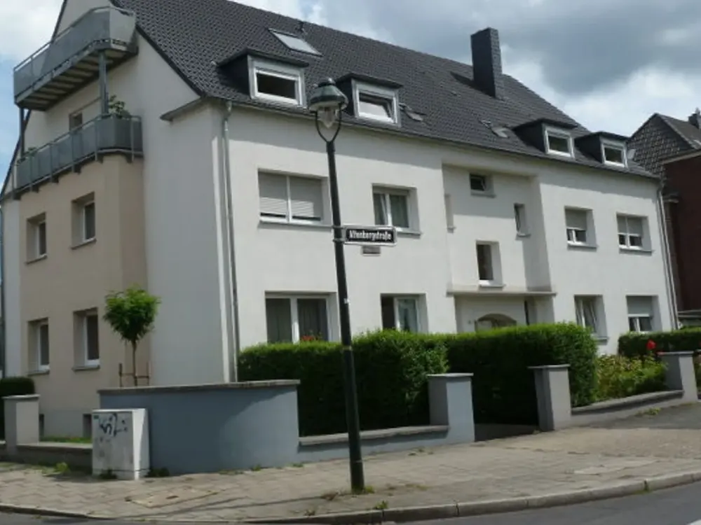 Modernisierte 2- Raumwohnung mit Balkon in Toplage