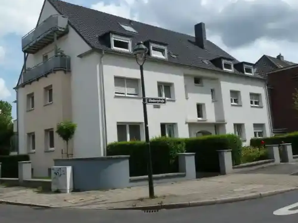 Modernisierte 2- Raumwohnung mit Balkon in Toplage