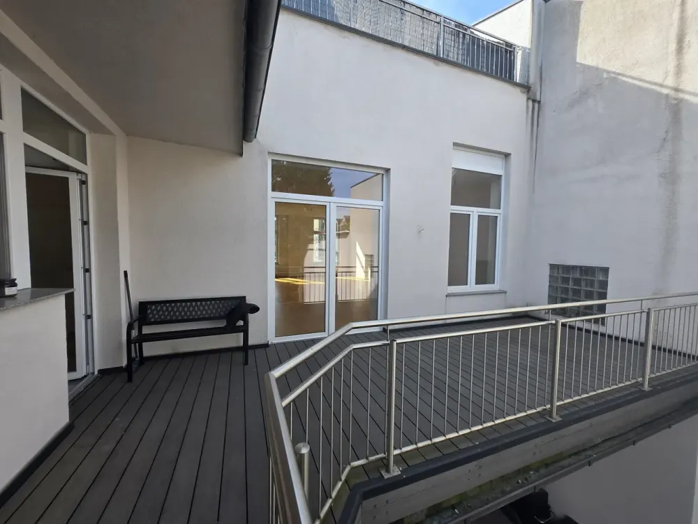 Stilvolles Wohnen in Krefeld: 3-Zimmer mit moderner Einbauküche & großer Terrasse