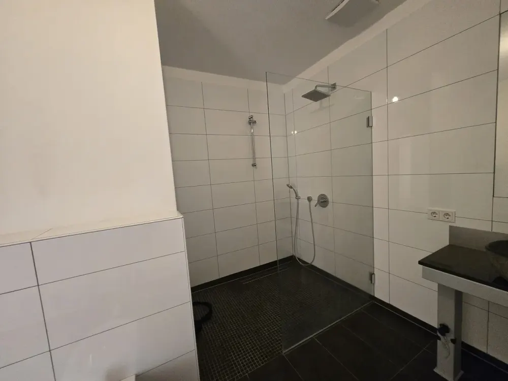 Stilvolles Wohnen in Krefeld: 3-Zimmer mit moderner Einbauküche & großer Terrasse