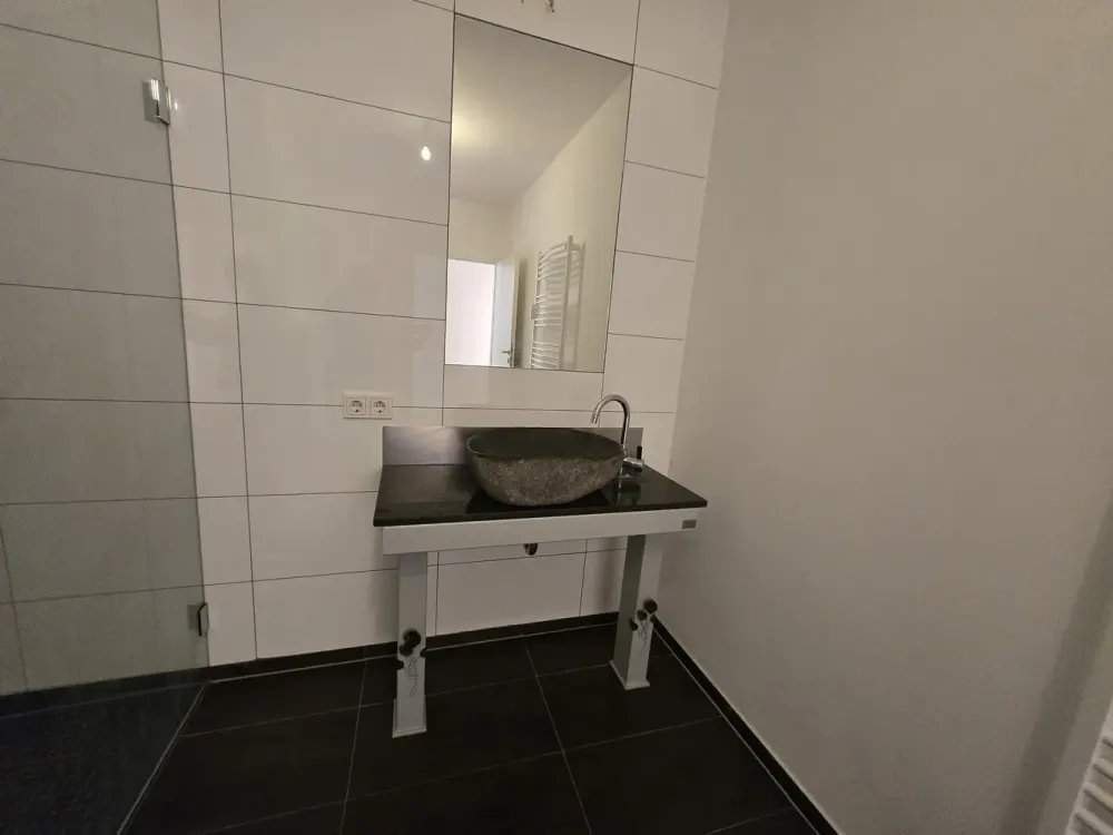 Stilvolles Wohnen in Krefeld: 3-Zimmer mit moderner Einbauküche & großer Terrasse