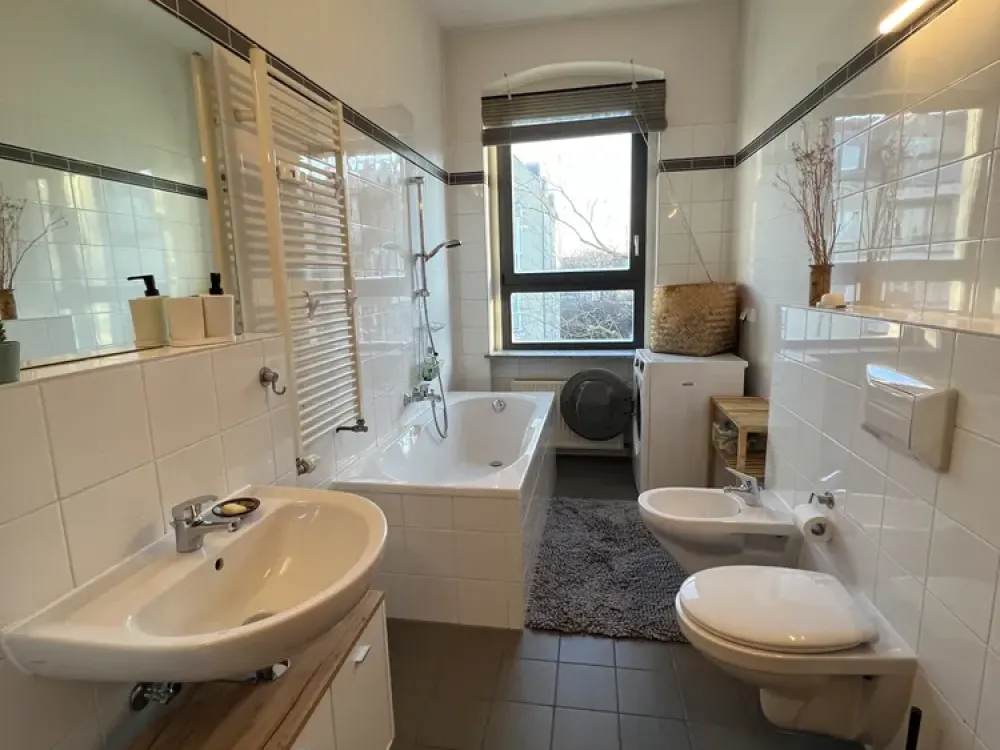WG-Zimmer in möblierter 4er-WG in Berlin-Pankow/Room in a furnished 4-person shared flat in Pankow