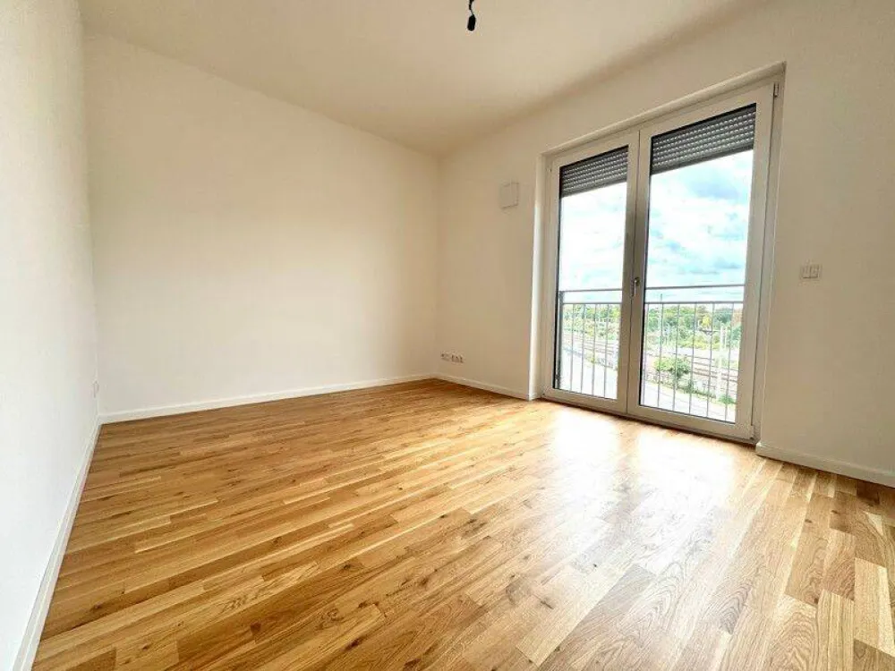 Perfekt für uns: ansprechende 4-Zimmer-Wohnung mit Einbauküche im Erstbezug