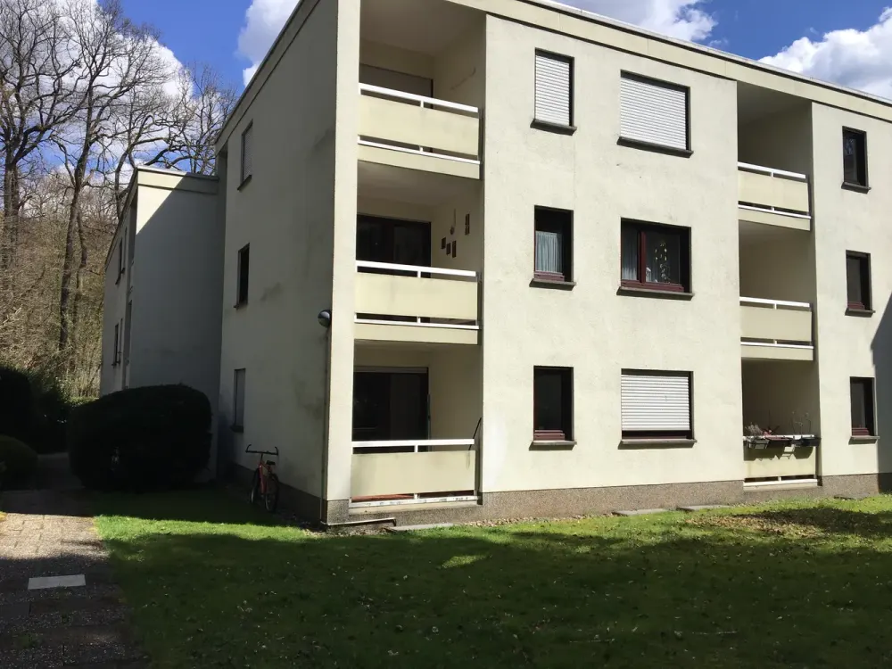 Ruhige 2-Zimmer-Wohnung mit Balkon im Erdgeschoss