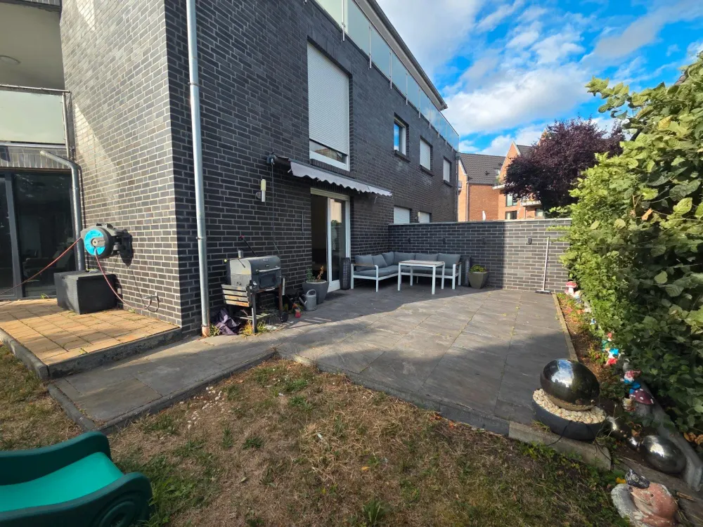 5 Zimmer 150qm wohnung mit Wintergarten und Gartenhaus