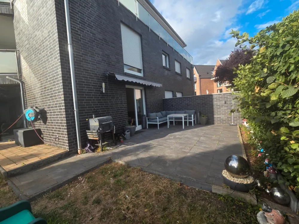 5 Zimmer 150qm wohnung mit Wintergarten und Gartenhaus