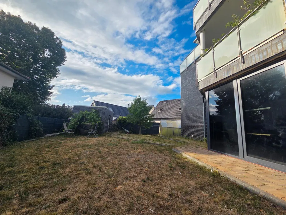 5 Zimmer 150qm wohnung mit Wintergarten und Gartenhaus