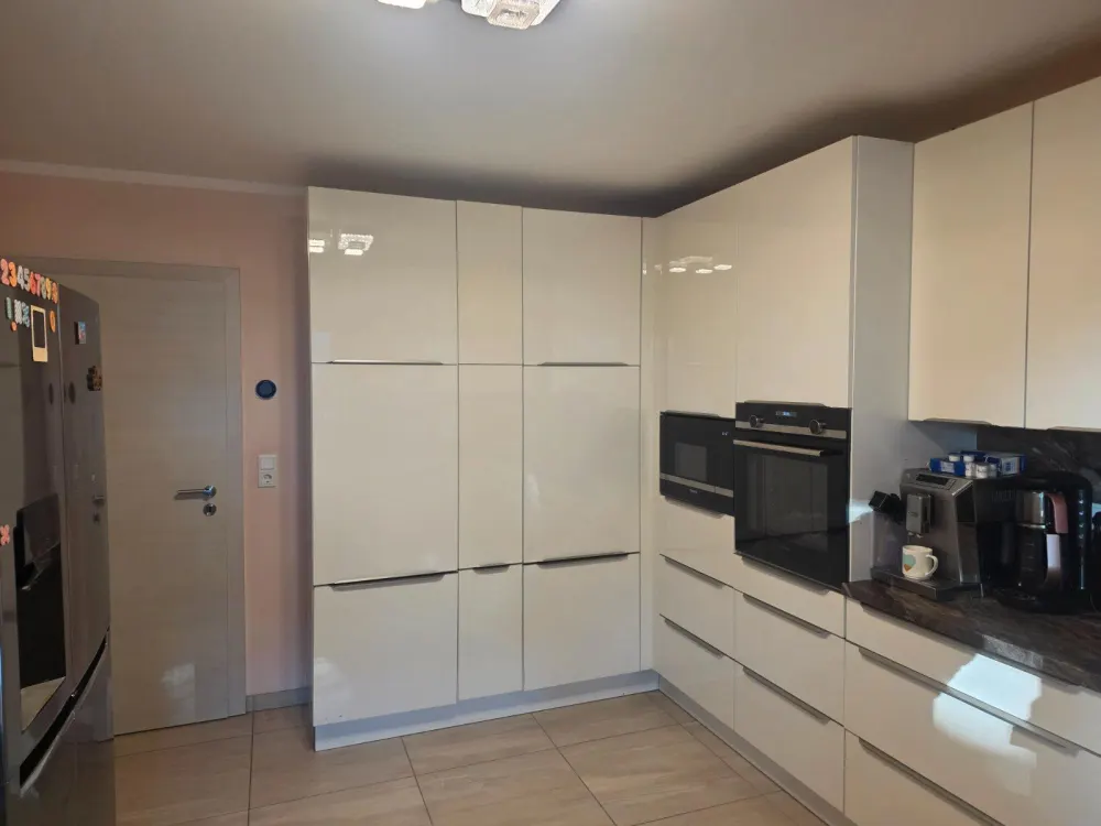 5 Zimmer 150qm wohnung mit Wintergarten und Gartenhaus