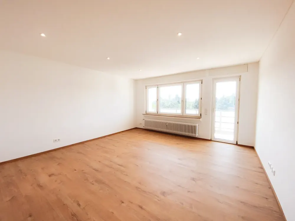 MODERN WOHNEN IN ERLENSEE-RÜCKINGEN Modernisierte 3-Zimmer-Wohnung mit Balkon & Einbauküche