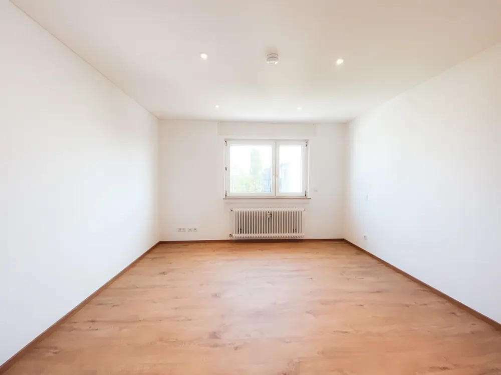 MODERN WOHNEN IN ERLENSEE-RÜCKINGEN Modernisierte 3-Zimmer-Wohnung mit Balkon & Einbauküche