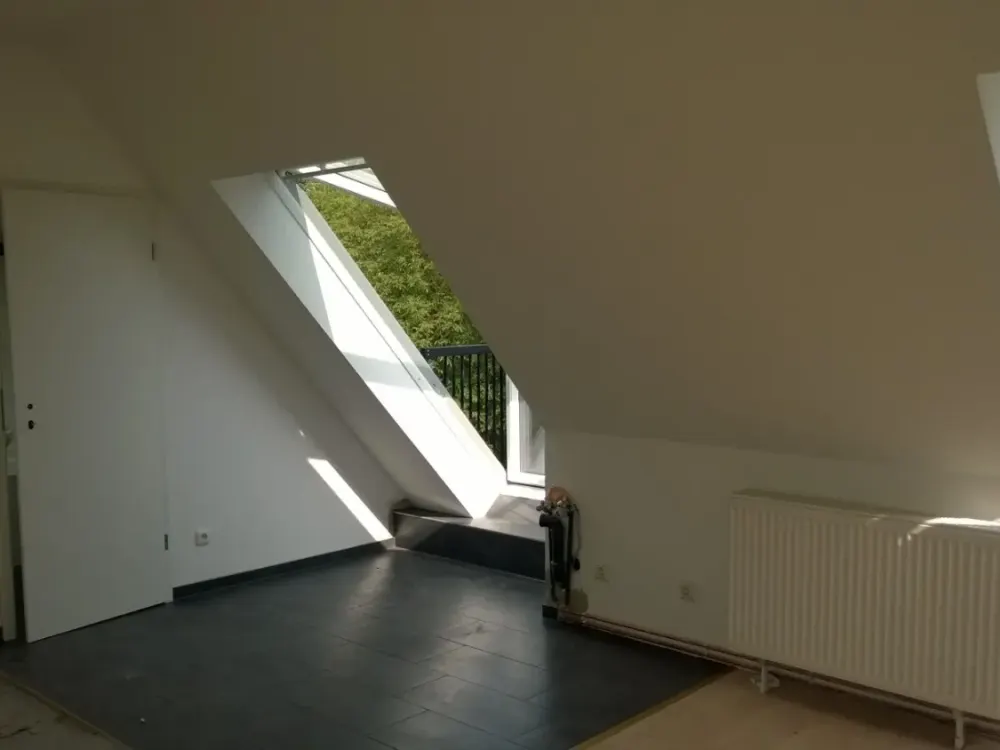F-Heddernheim: Kleine, aber feine 1-Zimmer-Whg mit Blick auf Grünfläche/Skyline