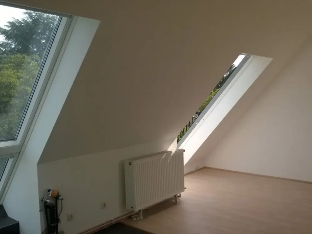 F-Heddernheim: Kleine, aber feine 1-Zimmer-Whg mit Blick auf Grünfläche/Skyline