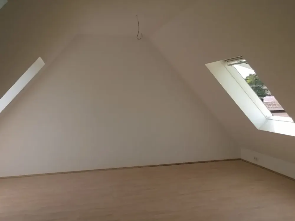 F-Heddernheim: Kleine, aber feine 1-Zimmer-Whg mit Blick auf Grünfläche/Skyline