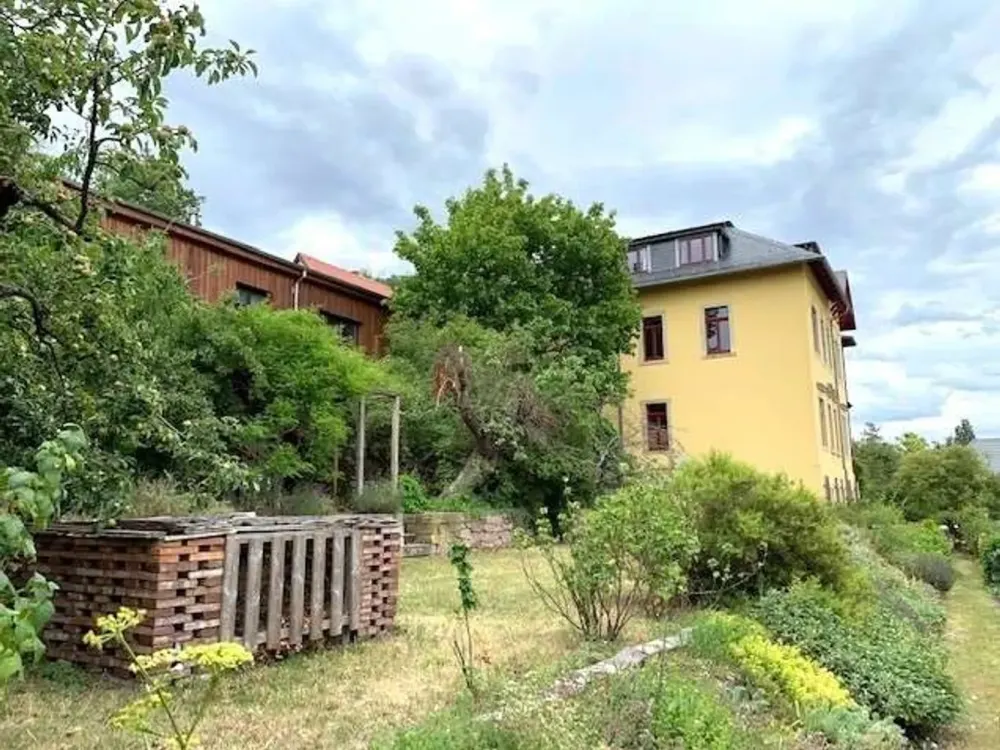 Einziehen und Wohlfühlen: Charmante Singlewohnung mit Einbauküche in erstklassiger Wohnlage