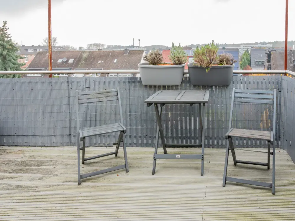 Cologne-Grengel: 3.5-Room Apartment - Plenty of Light & Private Parking Space