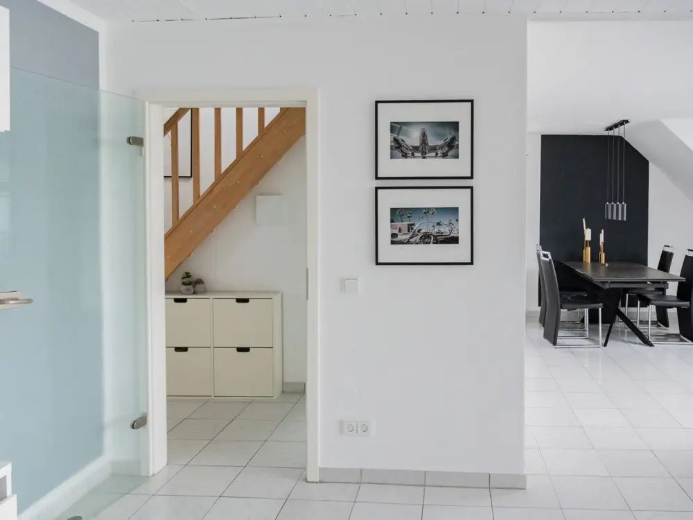 Cologne-Grengel: 3.5-Room Apartment - Plenty of Light & Private Parking Space