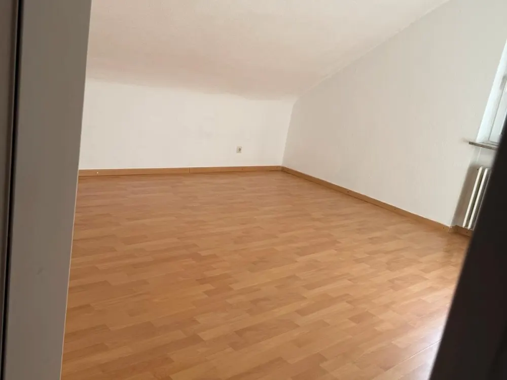 nachmieter für 3 zi DG Wohnung Jobcenter möglich