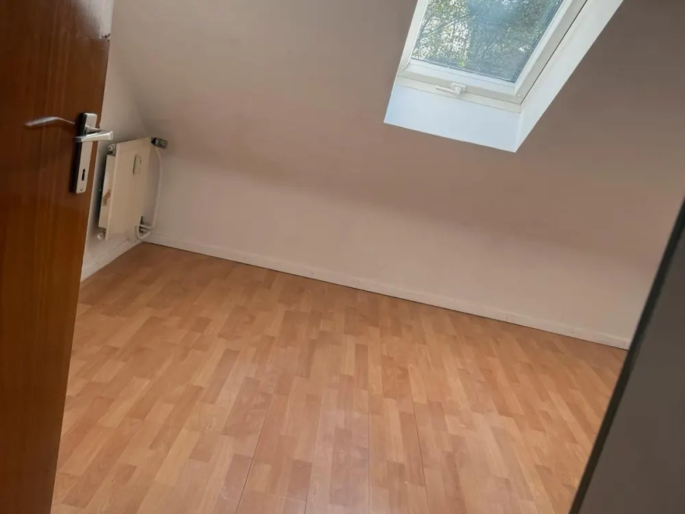 nachmieter für 3 zi DG Wohnung Jobcenter möglich