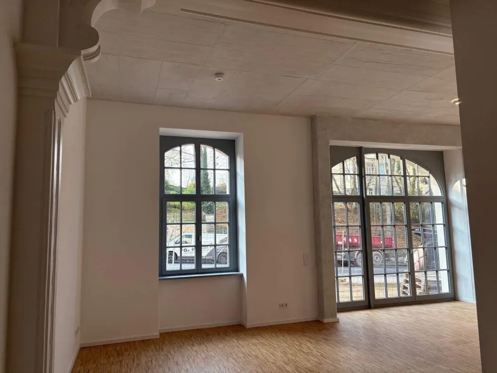 *exklusive Wohnung in dem historischen Saal des bekannten Lahmann-Sanatoriums am Weißen Hirsch*