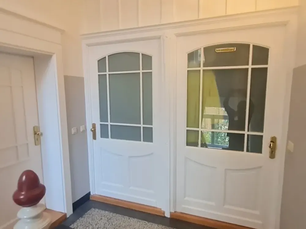 Living in a Listed Building: Spacious 5-Room Apartment in Erfurt Old Town