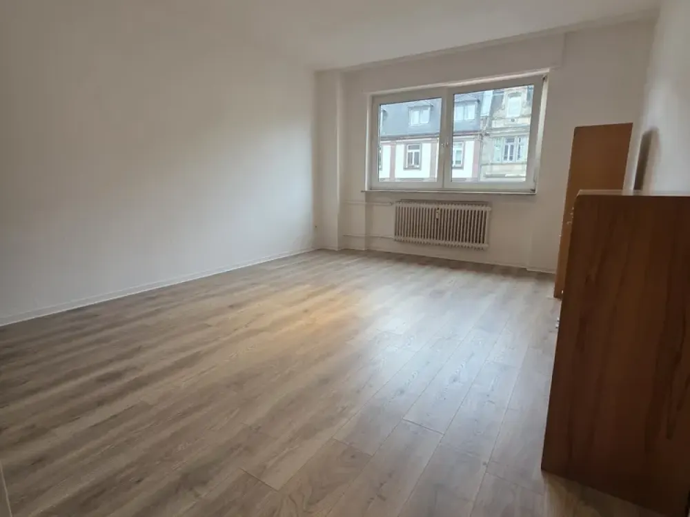 Sachsenhausen: 2-Zimmer-Wohnung mit Balkon