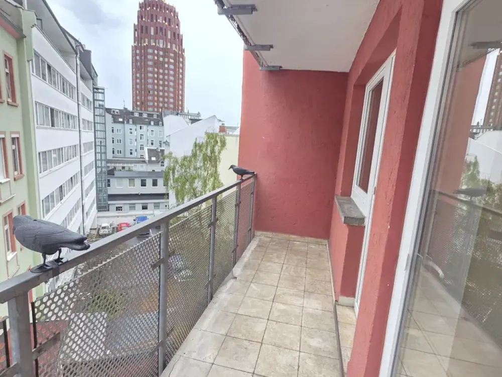 Sachsenhausen: 2-Zimmer-Wohnung mit Balkon