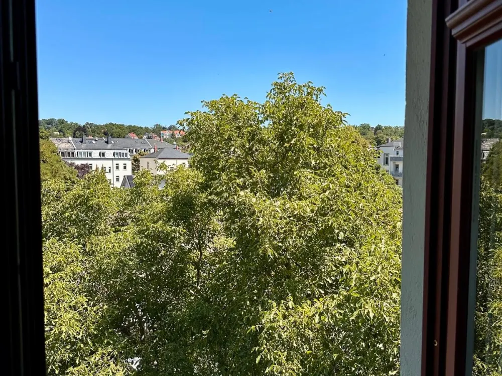 Freshly Renovated 3-Room Maisonette with New Kitchen and Two Bathrooms